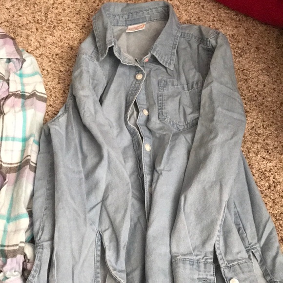 Button down shirts - Picture 2 of 2